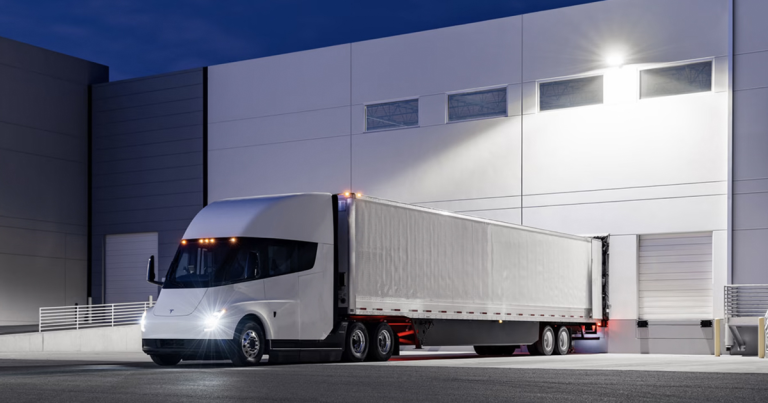 Les camions Tesla Semi peinent à répondre aux attentes