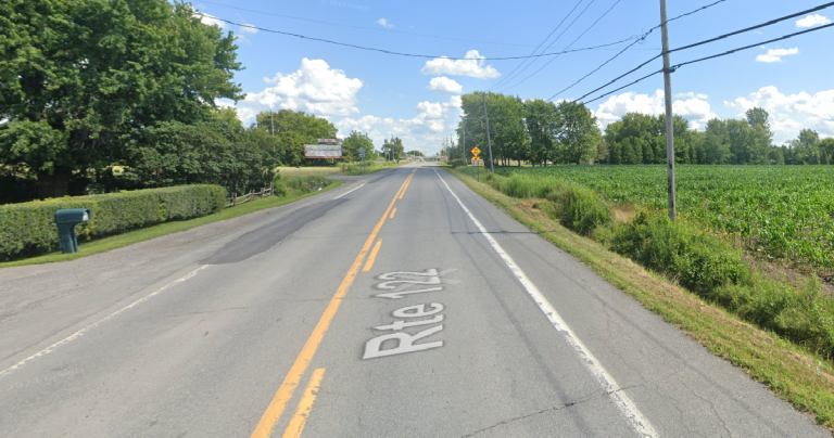 Deux camions quittent la route pour éviter un accident plus grave sur le chemin Yamaska