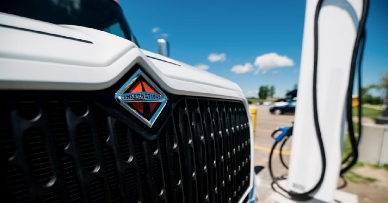 Navistar élargit le soutien EV avec plus de 100 concessionnaires