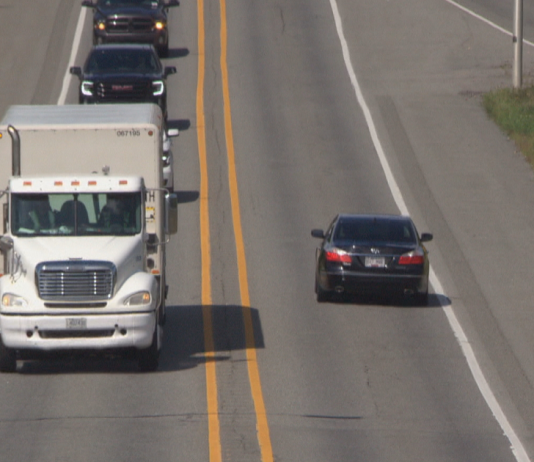 Un camionneur invite les usagers de la route à prendre part à la sécurité routière