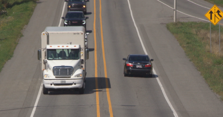 Un camionneur invite les usagers de la route à prendre part à la sécurité routière