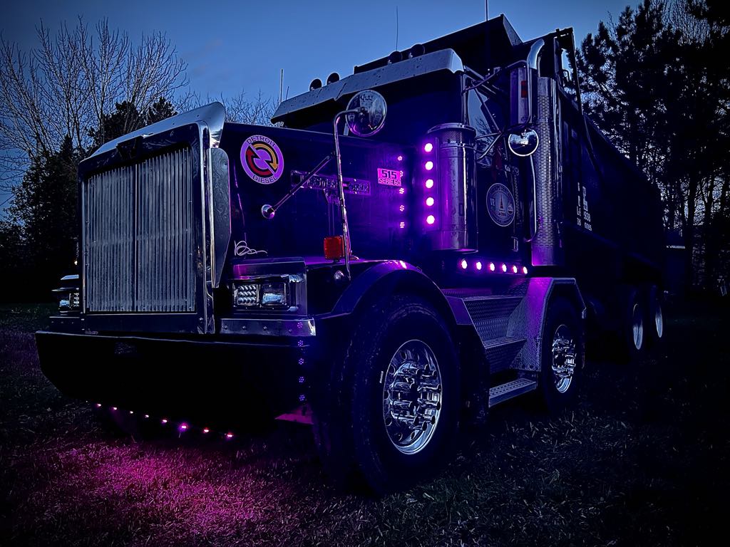 Camion de Kevin Boivin, du Groupe Cristal VR de Camping St-Rosaire et Princeville, que Kate conduit présentement.