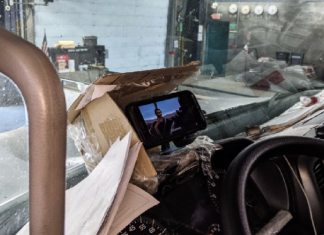 Un camionneur écoute Netflix en roulant et tue deux personnes… Photo : Illustrative d'un problème courant, bien qu'elle ne soit pas directement liée à cet incident spécifique.