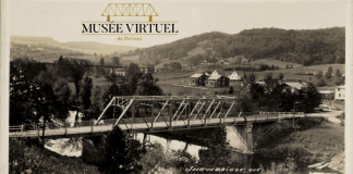 Pont Shaw à Prévost : Un autre camionneur sur la route des colons (Photo : Musée virtuel de Prévost, Collection de Sheldon Segal - Ludger Charpentier)