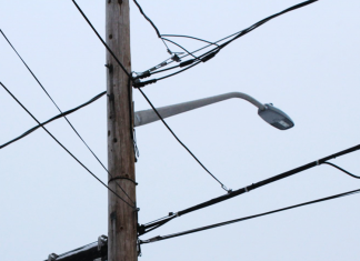 Un camionneur percute un poteau d’Hydro-Québec, aucun blessé