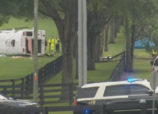 Tragédie en Floride: 8 morts et 40 blessés dans un violent accident de la route