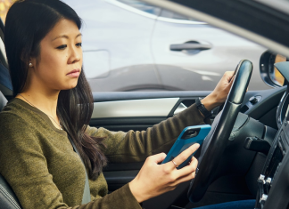 Une étude de CAA révèle un taux élevé de distractions au volant en Ontario