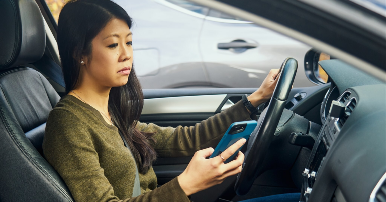 Une étude de CAA révèle un taux élevé de distractions au volant en Ontario