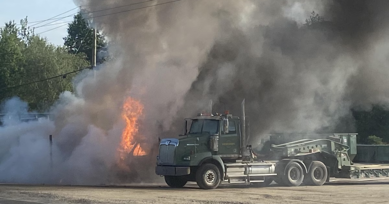 Une série d&rsquo;explosions détruit des camions à Bromont