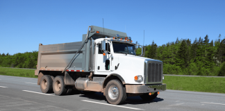 Citoyens exaspérés à Neuville par le passage incessant des camions