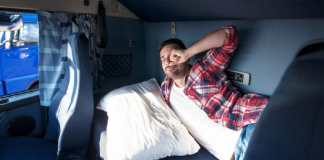 Conseils pour mieux dormir dans un camion ou un truck stop
