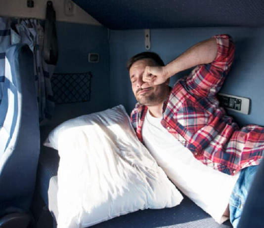 Conseils pour mieux dormir dans un camion ou un truck stop