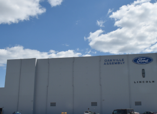 Ford réoriente l’usine d’Oakville vers la production de camions à essence