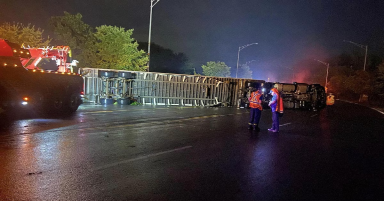 Une tornade renverse un camion semi-remorque à Brossard