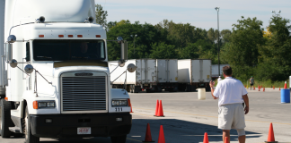 Les centres de formation en transport américains reçoivent 3,5M$ de la FMCSA