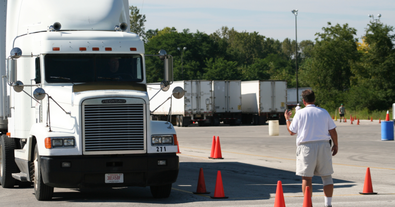 Les centres de formation en transport américains reçoivent 3,5M$ de la FMCSA