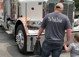 « Maman, papa, moi aussi je veux conduire des camions! »