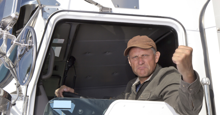 Top 5 des pires irritants pour les camionneurs et camionneuses sur la route
