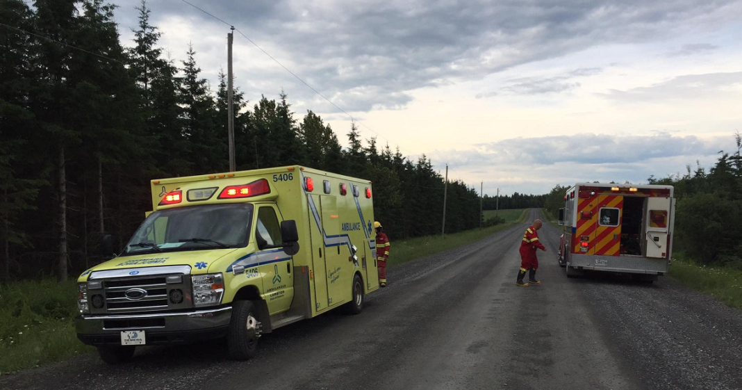 Tragédie dans une carrière à Lambton : Un camionneur perd la vie suite à une embardée avec son camion-benne