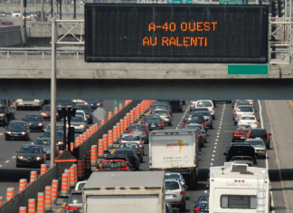 L’autoroute 40 – Métropolitaine sera fermée du 13 au 16 septembre en direction ouest Vue des bouchons sur l'autoroute Métropolitaine fermée pour des travaux majeurs de reprise de l’asphaltage.