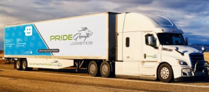 Camion de Pride Group Logistics sur la route, suite à la vente approuvée par la Cour supérieure de justice de l'Ontario à la famille Johal.