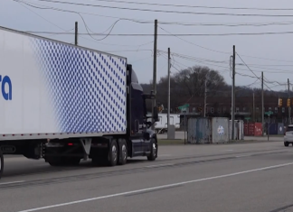 Tests de camions automatisés (sans conducteur) sur les routes provinciales de l’Ontario Programme pilote de l'Ontario pour tester des camions automatisés de plus de 4 500 kg sur les routes provinciales, avec des règles de sécurité.