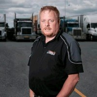 Réal Gagnon et Benoit Therrien dénoncent les pratiques des chauffeurs incorporés qui mettent en danger l'industrie du camionnage au Canada.