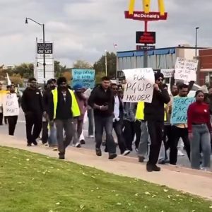 Protestation de travailleurs et étudiants à Brampton.