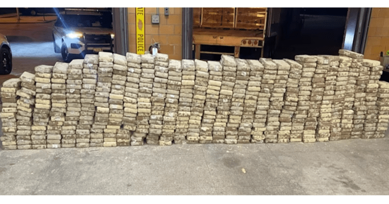 Deux camionneurs arrêtés aux États-Unis après une saisie de 40M$ de cocaïne