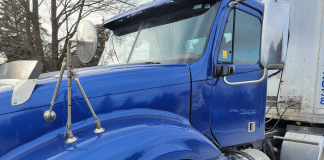 La Police Provincial de l’Ontario (PPO) arrête un autre camion-école et porte des accusations Camion-école arrêté par la PPO à Caledon East pour multiples infractions graves, illustrant les problèmes de sécurité routière liés à certaines écoles de conduite en Ontario.
