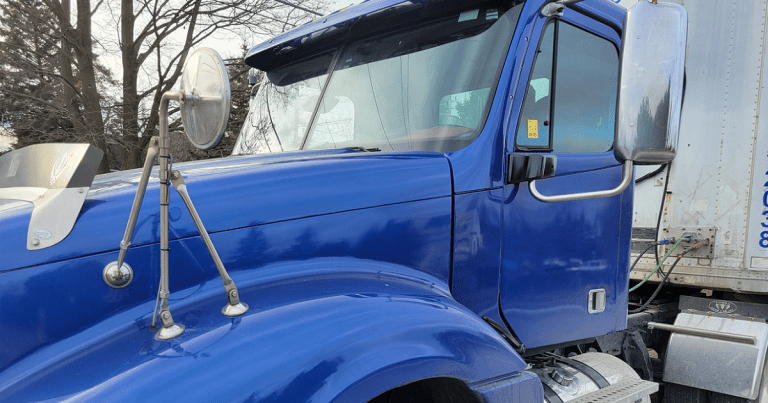 La Police Provincial de l&rsquo;Ontario (PPO) arrête un autre camion-école et porte des accusations