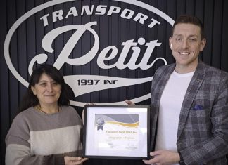Transport Petit 1997 inc. parmi l’élite des transporteurs au Canada L'équipe de Transport Petit reçoit un prestigieux titre, représentant l'excellence et la sécurité dans le transport au Canada.