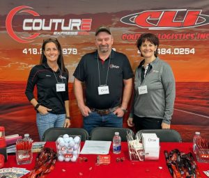 Les entreprises du camionnage rencontrent les élèves en formation lors de la Journée de l’Emploi du CFTC 2025.