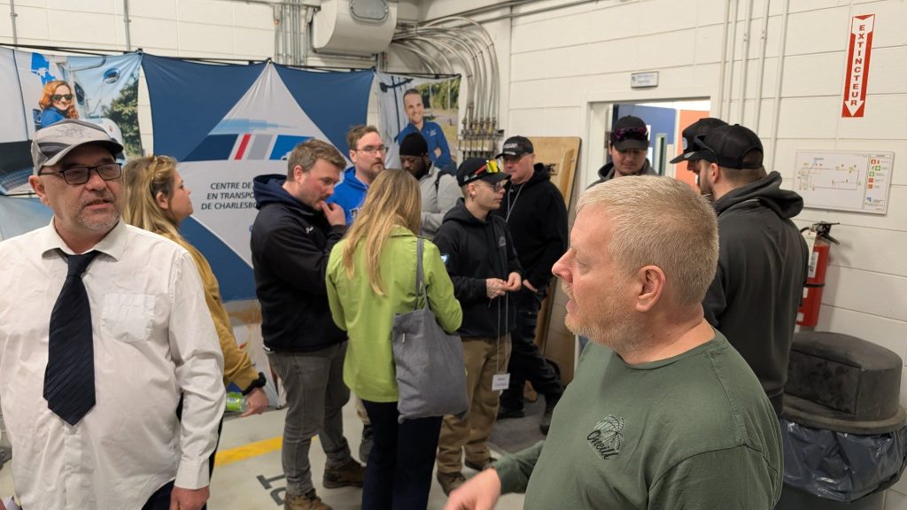 Une journée de l’emploi réussie au CFTC de Charlesbourg, remplie d’opportunités pour les entreprises et la relève dans le secteur du camionnage.