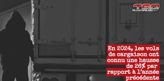 Vols de cargaisons : le fléau invisible qui frappe la chaine d’approvisionnement américaine Une recrudescence inquiétante des vols de marchandises, représentée par un camion semi-remorque et un voleur qui rôde autour de la marchandise.