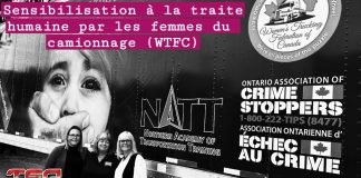 La WTFC en première ligne contre la traite humaine au congrès Crime Stoppers Photo de la remorque de la WTFC contre la traite humaine, Samantha Clarke et Fiona Stone lors de la conférence OACS à North Bay