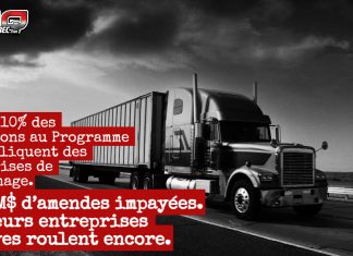 Travailleurs étrangers dans le camionnage : un programme ouvert comme une passoire aux abus Camion de transport routier circulant sur une route canadienne – illustration des enjeux liés aux violations du Programme des travailleurs étrangers temporaires dans l’industrie du camionnage.