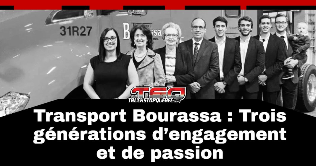 Photo en noir et blanc montrant plusieurs membres de la famille Bourassa et leur équipe devant un camion, illustrant les trois générations d’engagement et de passion de Transport Bourassa.