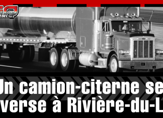 Accident : Un camion-citerne se renverse à Rivière-du-Loup Un accident impliquant un camion-citerne s’est produit hier matin à l’extrémité du boulevard Industriel à Rivière-du-Loup. Sur l'image : un camion citerne et le texte précédent.