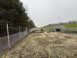 Nouvelles clôtures anti-intrusion sur l'autoroute 55.