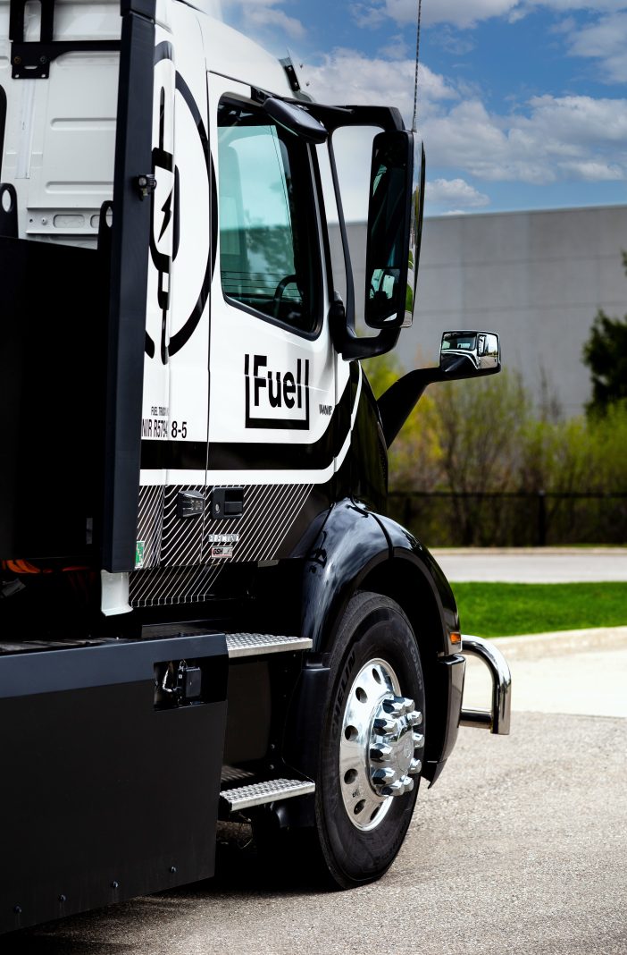 Fuel Transport, camion électrique avec Kenvue Canada.