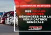 Formation des camionneurs en Ontario : la vérificatrice générale sonne l’alarme Graphique de Truck Stop Québec montrant une rangée de camions lourds avec le logo TSQ et le texte « Formation des Camionneurs en Ontario : Des failles majeures dénoncées par la vérificatrice générale ».