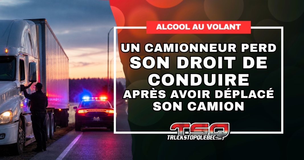 Un camion semi-remorque arrêté sur le bord de la route avec une voiture de police aux gyrophares allumés, illustrant la suspension par la CTQ du droit de conduire d’un camionneur.