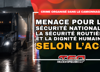 Crime organisé, travail forcé et transporteurs caméléons : l’ACC demande une intervention fédérale Camion lourd à un poste de contrôle frontalier sous une ambiance sombre, avec le message de l’ACC affirmant que le crime organisé dans le camionnage menace la sécurité nationale, la sécurité routière et la dignité humaine.